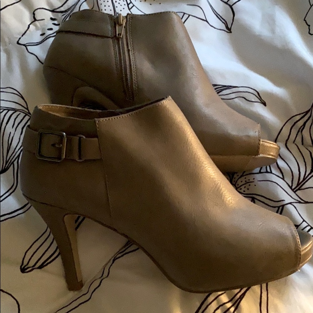 Madden girl heels women’s size 6